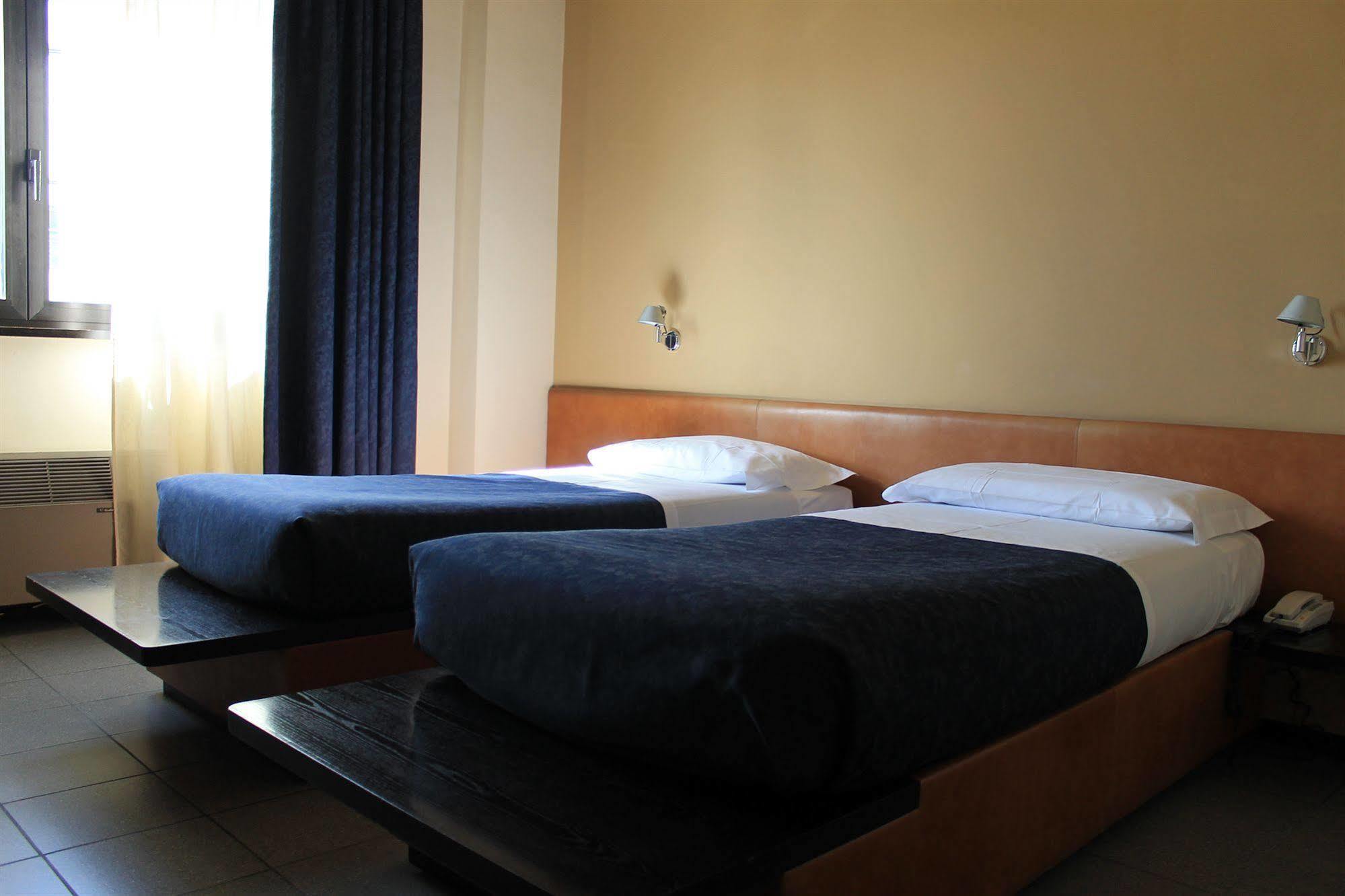 Hotel Griselda Салуццо Экстерьер фото
